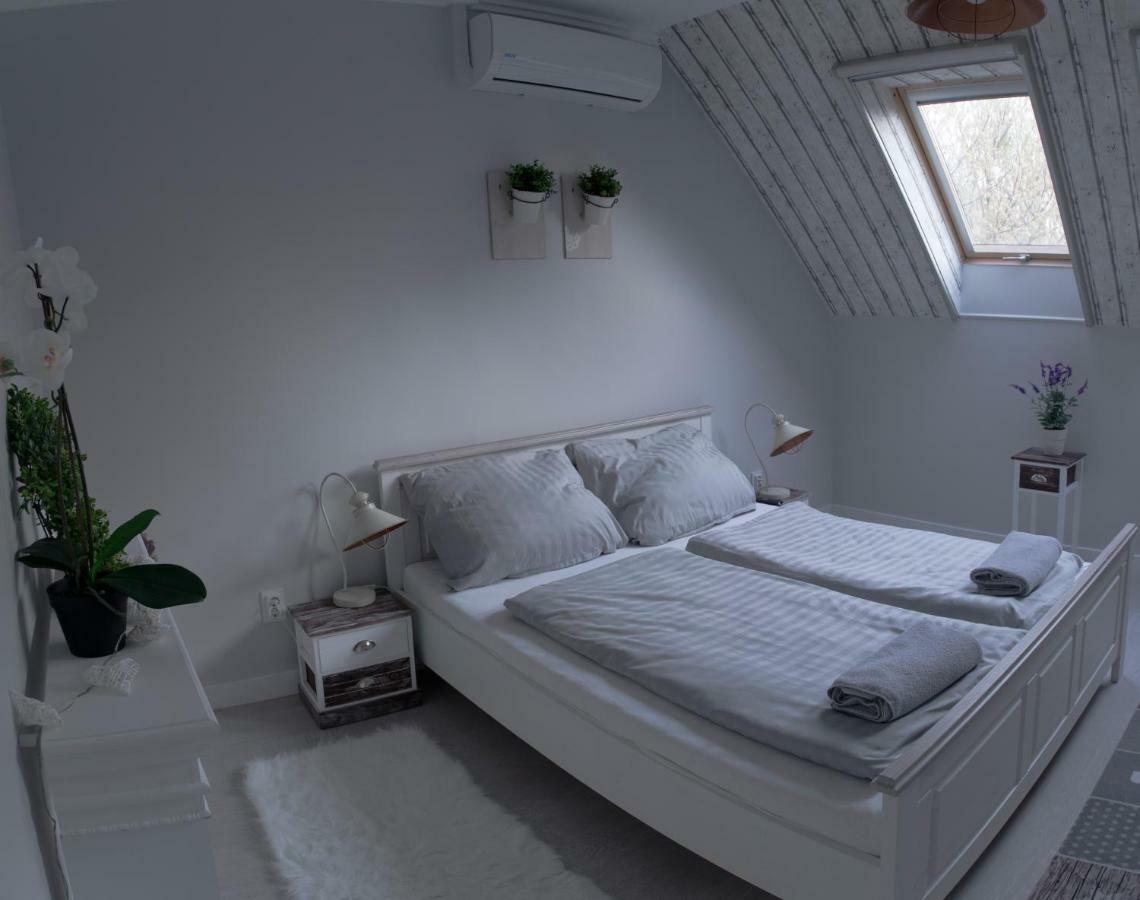 Farmhouse Apartman Apartment Егер Екстериор снимка